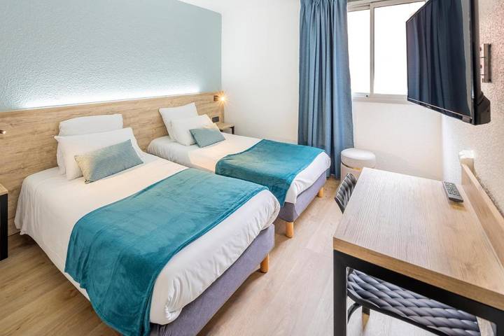 Hôtel pour 3 personnes, avec balcon, animaux acceptés dans Grotte de Massabielle - 3
