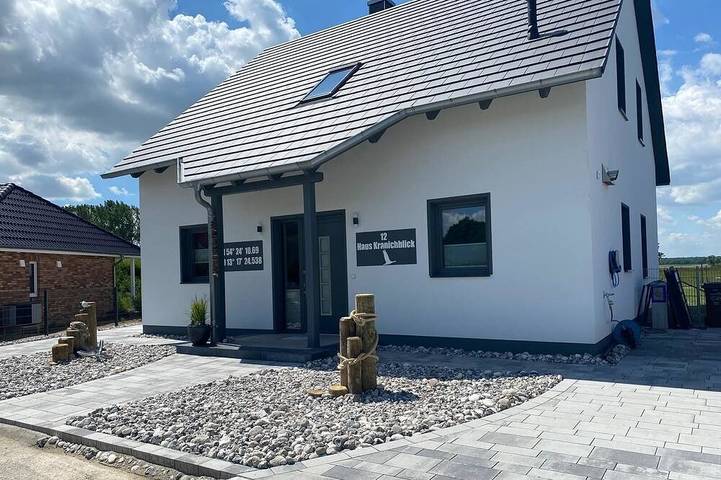 Ferienhaus für 8 Personen, mit Balkon und Sauna sowie Garten in Dreschvitz