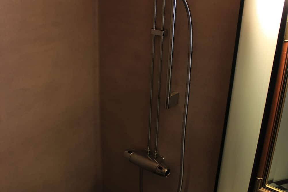 Get closer to the tranquility of a cozy little cabin at the end of the forest. in Lulea, Bottenwiek