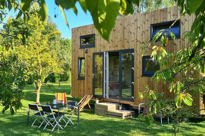 Gîte pour 4 personnes, avec vue ainsi que terrasse et jardin à Volckerinckhove