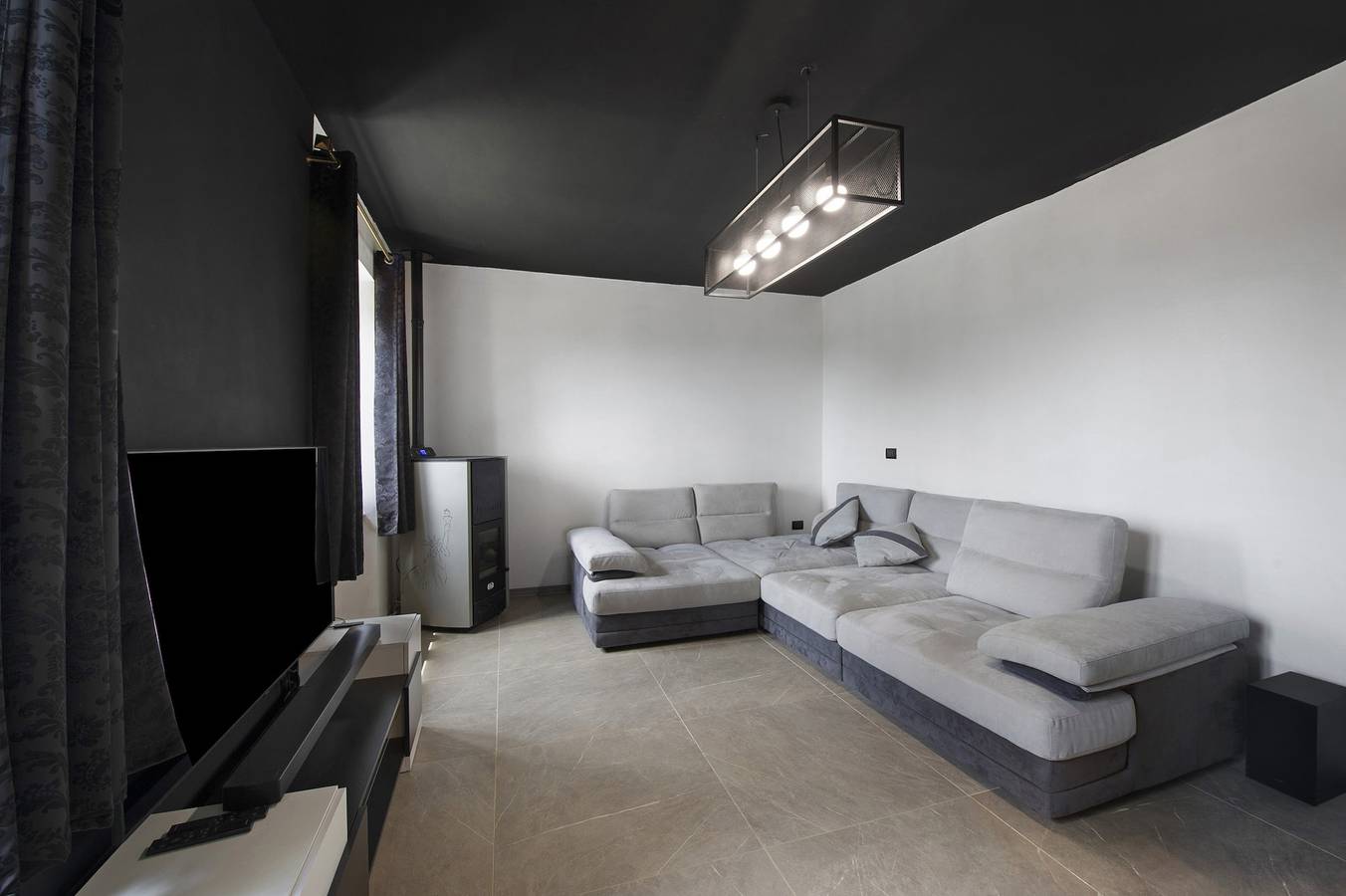 Ganze Wohnung, Wohnung in einer Villa in Valdilana, Walliser Alpen