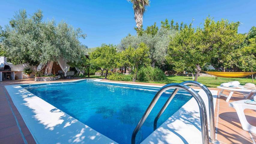 Chalet para 4 personas, con piscina y balcón/terraza en Alpujarras