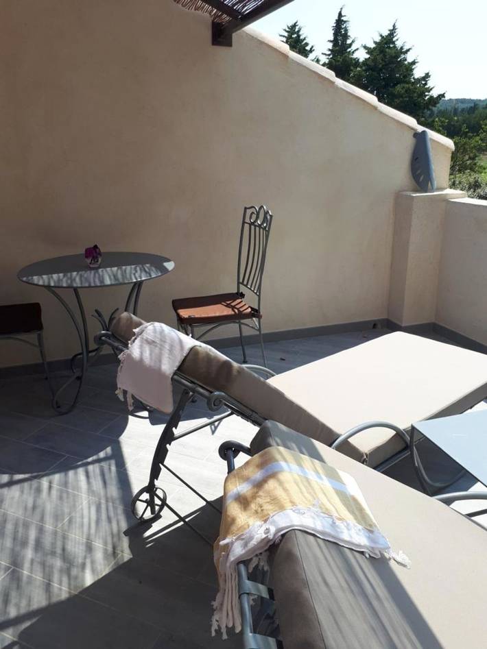 Location de vacances pour 2 personnes, avec piscine ainsi que vue et jardin, animaux acceptés à Plan-d'Orgon - 2