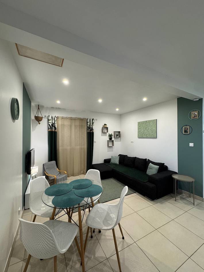 Location de vacances pour 4 personnes, avec Jardin en Provence-Alpes-Côte d'Azur