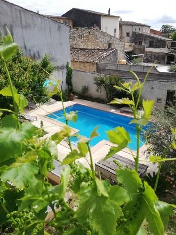 Gîte pour 6 personnes, avec balcon et piscine à Gignac