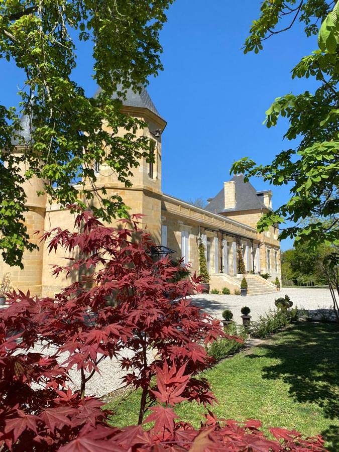 Location de vacances pour 2 personnes, avec Balcon et Terrasse ainsi que Jardin et Piscine à Léognan - 4