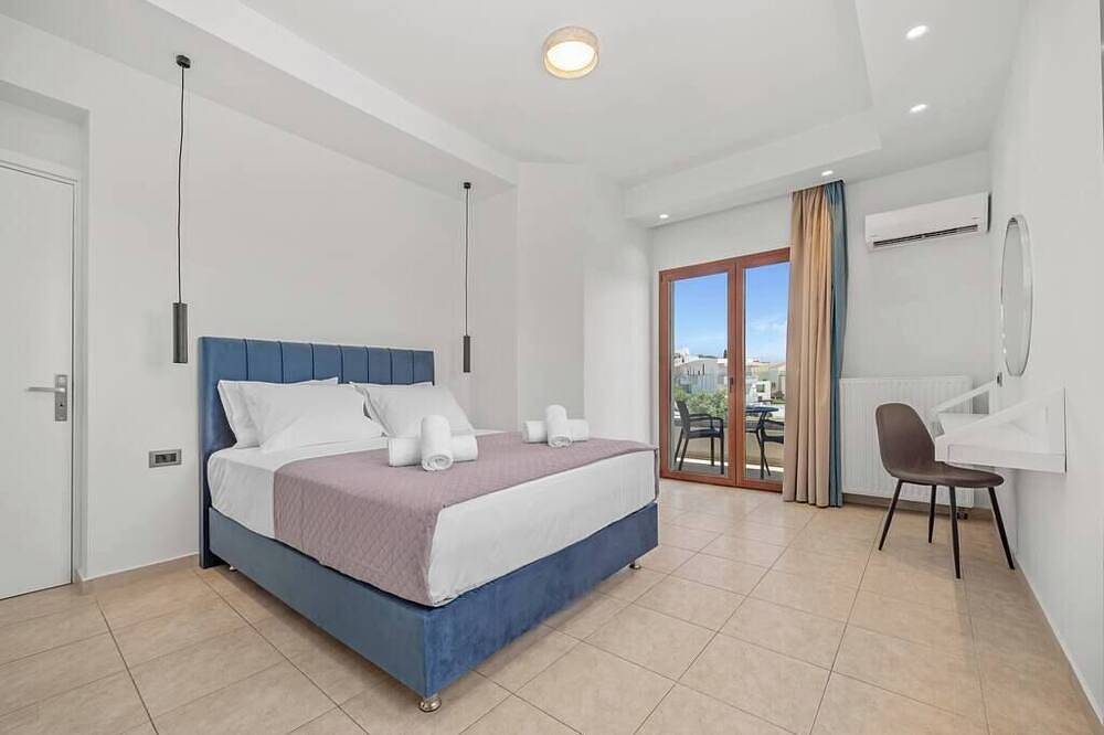 7 min from Center | 6Br Villa | w/ Airport Shuttle in Rhodos Stadt, Rhodos