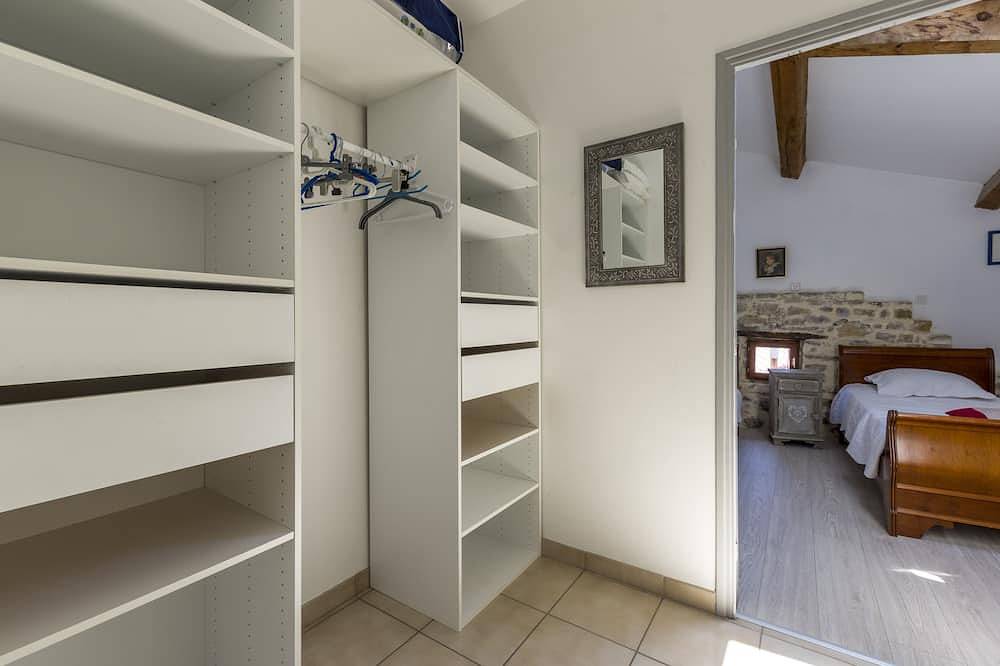 Appartement entier, \"l'escapade\"... Entre Lacs, mer et Montagnes in Hérépian, Région de Béziers