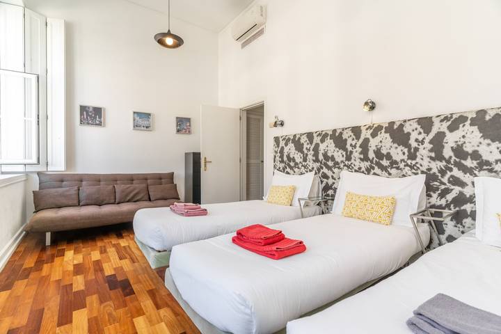 Apartamento entero, Ch3 in Lisboa ciudad in Sacramento, Santa Maria Maior