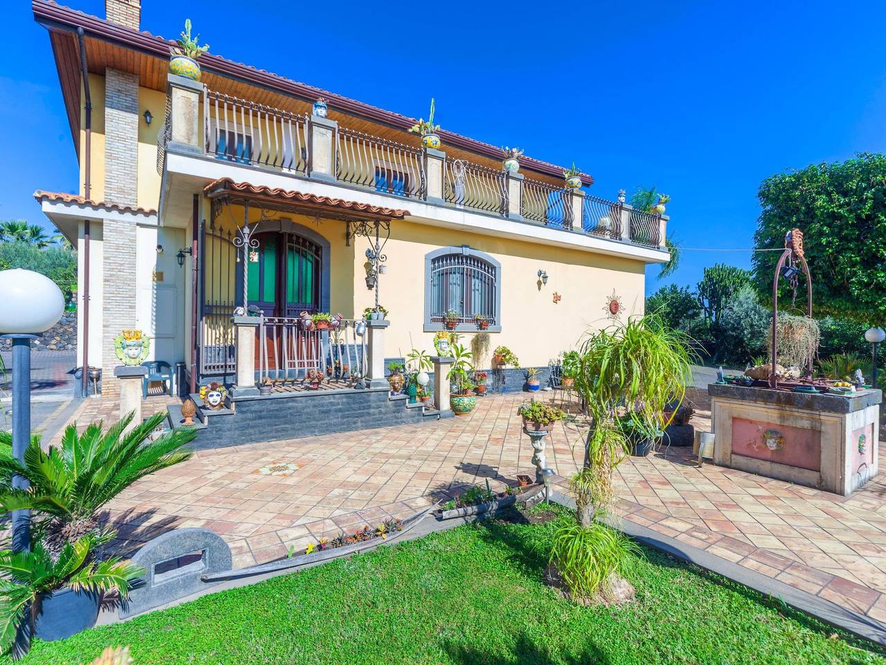 Für 10 Personen in Fiuefreddo di Sicilia, Sizilien (Ostküste von Sizilien) in Fiumefreddo di Sicilia, Provinsen Catania