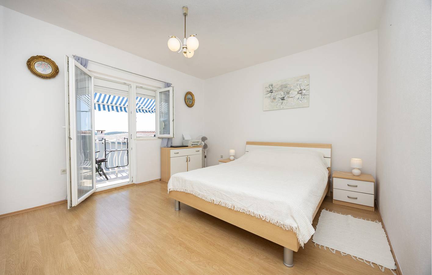 Geheel vakantieappartement, Gezellig appartement met terras, keuken, wifi en parkeergelegenheid in Marina, Split-Dalmatië