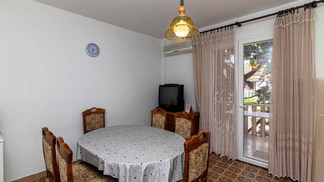 Entire holiday apartment, Ferienwohnung für 9 Personen (90 m²) in Supetar in Supetar, Brac