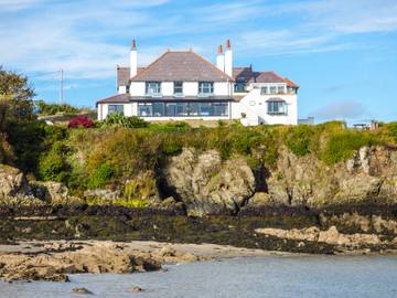 Holiday Home for 14 People in Cemaes, Isle of Anglesey, Photo 1