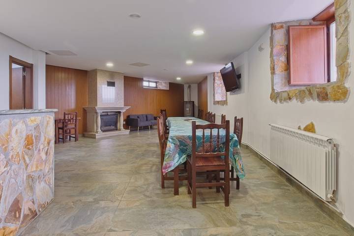Pensión Casa Felisa con Piscina, Jardín y Wi-Fi Compartidos in Monforte de Lemos, Reserva da Biosfera Ribeira Sacra e Serras do Oribio e Courel