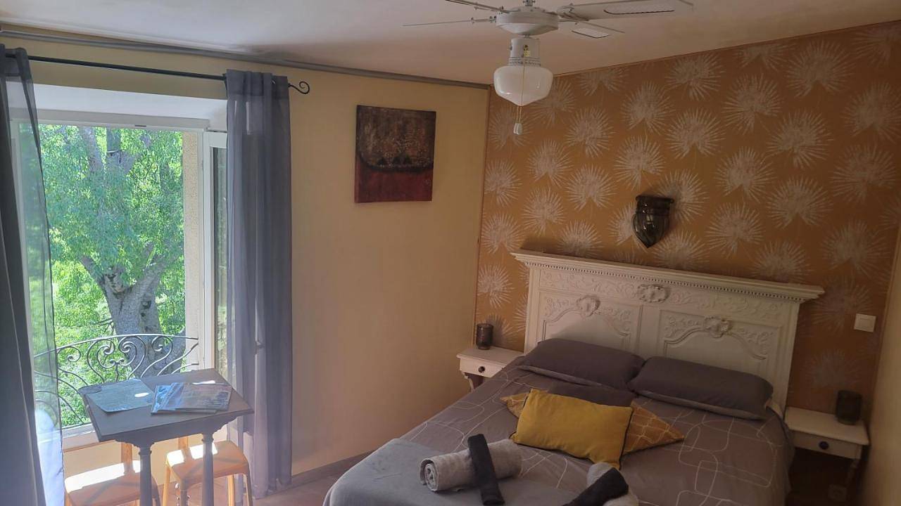 4 safraniers in Sillans-la-Cascade, Région de Brignoles