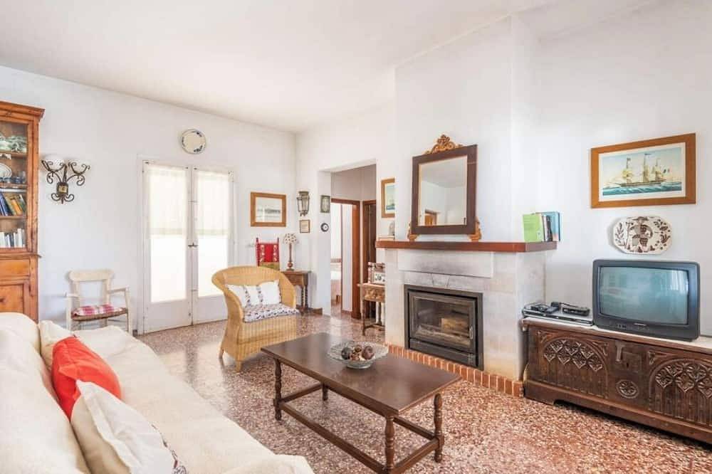Menorca Chalet Rustic Sunny Retreat by the Sea in Santo Tomas, Es Migjorn Gran