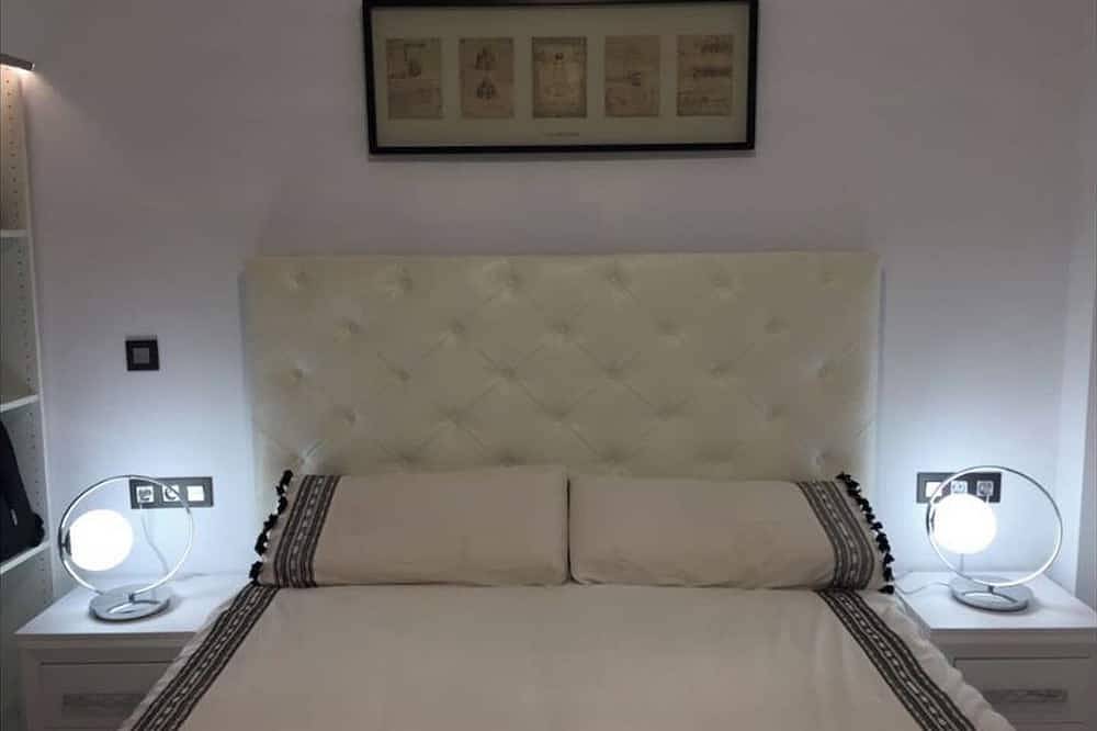 Appartement entier, Plage de première ligne à Cadix. Entièrement rénové en janvier 2017, tout neuf in Playa La Victoria, Cadix