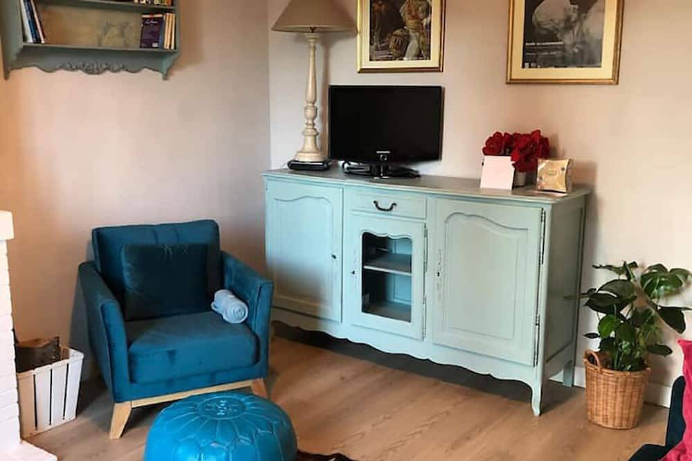 Pretty House in beautiful park in Samoreau, Seine-et-Marne