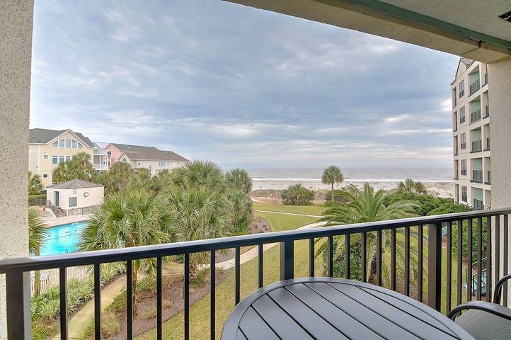 Vacation rental for 7 people, with balcony and pool in Wild Dunes