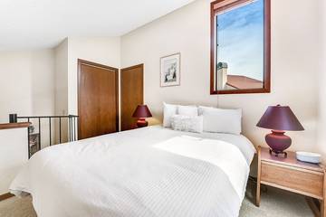 Gîte pour 5 personnes, avec jacuzzi et piscine ainsi que jardin et balcon à Chelan