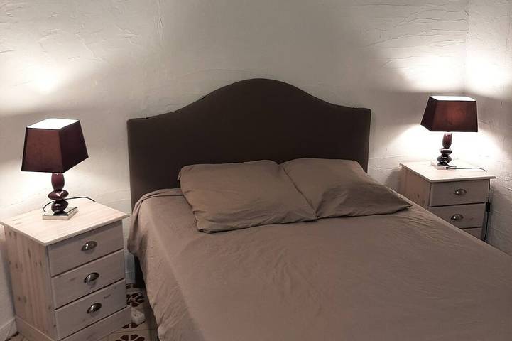 Location de vacances pour 4 personnes, avec terrasse, animaux acceptés à Padern - 2