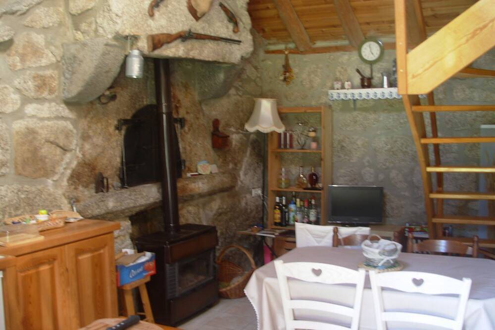 La pequeña casa en la pradera in Saint-Gal, Macizo Central