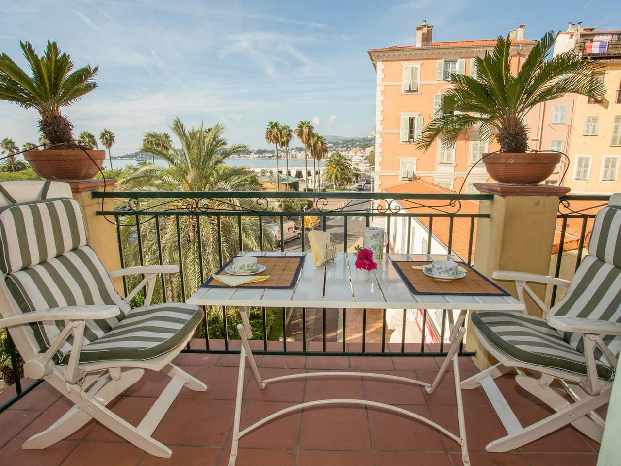 Appartement entier, Grand 2P à Menton avec terrasse et Wifi in Menton, Région de Nice