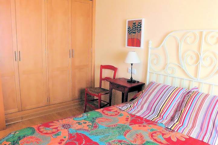 Apartamento entero, Tranquilo, 2 D, Climatizado Entero, Parking De Pago, Recogida Gratis. in Casco Antiguo, Sevilla