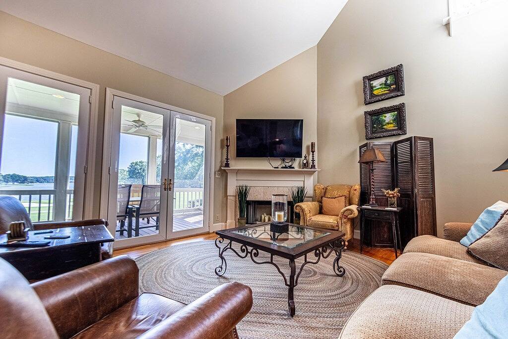 Pet Friendly | Lake Oconee | Stunning Lake Views in Lake Oconee