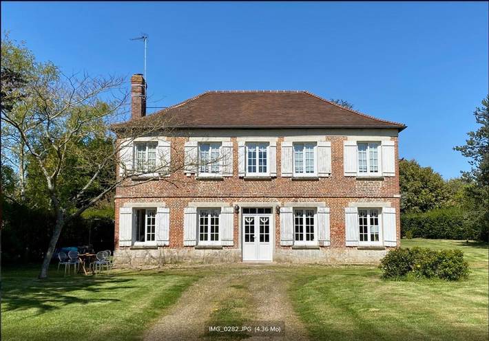 Location de vacances pour 9 personnes, avec jardin dans La Chapelle-du-Bois-des-Faulx