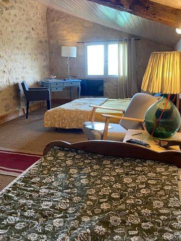 Location de vacances pour 2 personnes, avec jardin et vue ainsi que piscine et terrasse à Saint-Pey-de-Castets - 3