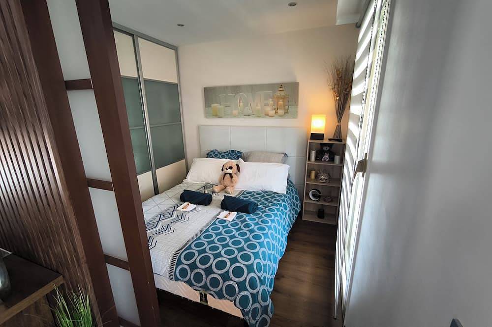 Appartamento intero, Golfe-Juan: T2 vicino a Juan les Pins, Aria condizionata, Wifi, parcheggio, piscina, spiagge in Golfe-Juan, Vallauris