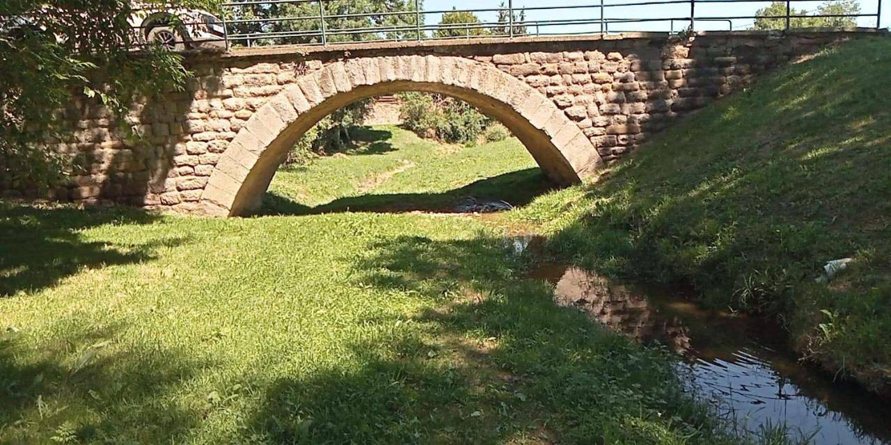 Le calme à la campagne à deux pas de Langeac in Langeac, Haute-Loire