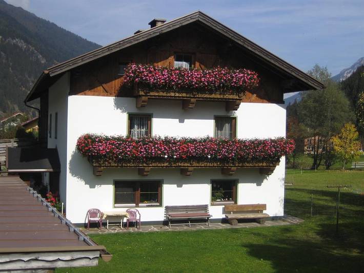 Ferienwohnung für 5 Personen, mit Balkon und Ausblick in Neustift im Stubaital - 3