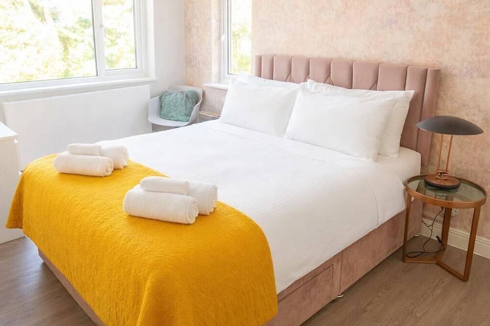 Ganze Wohnung, Sandbanks Apt | Sleeps 8 | Beach | Contractors in Sandbanks, Poole Harbour