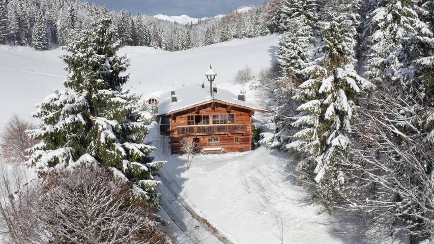 Villa für 14 Personen, mit Balkon und Whirlpool sowie Terrasse und Garten in Scheffau am Wilden Kaiser