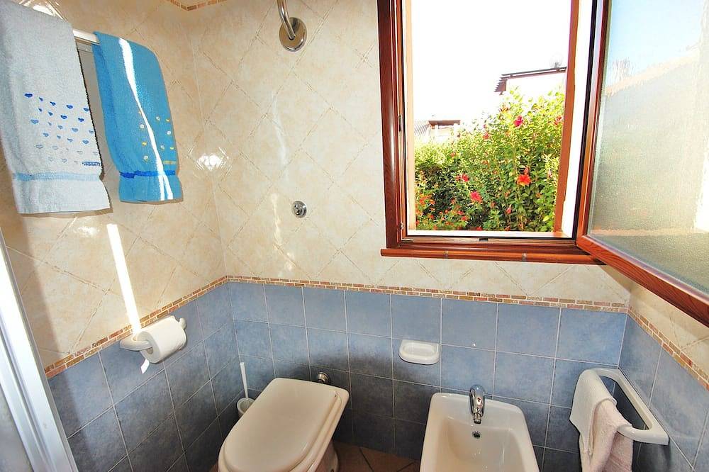 Villecefalu. Villa Deluxe with veranda close to the sea in Piana Calzata, Provincie Palermo