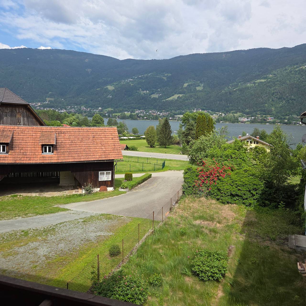 Ganze Wohnung, Merlschober, Apartment 4 mit Seeblick, privatem Strand und Balkon in Ossiach, Bezirk Feldkirchen