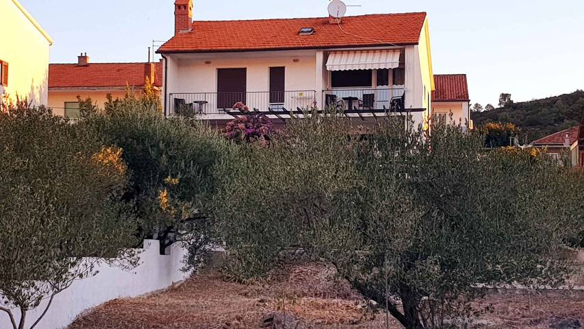 Gîte pour 6 personnes, avec Balcon et Jardin à Stari Grad