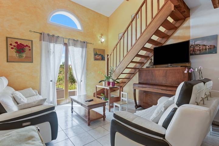 Villa "Charmant Village" per 6 persone con piscina privata e Wi-Fi in Brue-Auriac, Brignoles e dintorni