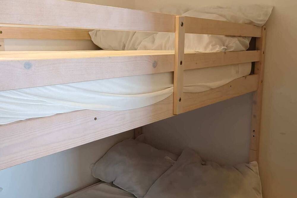 Apartamento entero, Beachfront Studio w/Balcony & Family Amenities in Knokke-Heist, Costa de Bélgica