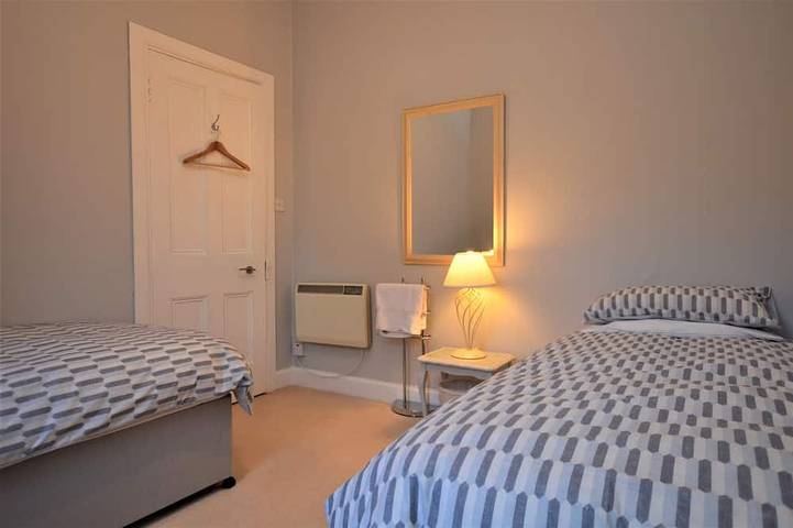 Ganze Wohnung, Derryguaig Apartment, direkt am Ufer, Holzofen, tierfreundlich in Tighnabruaich, Argyll & Bute