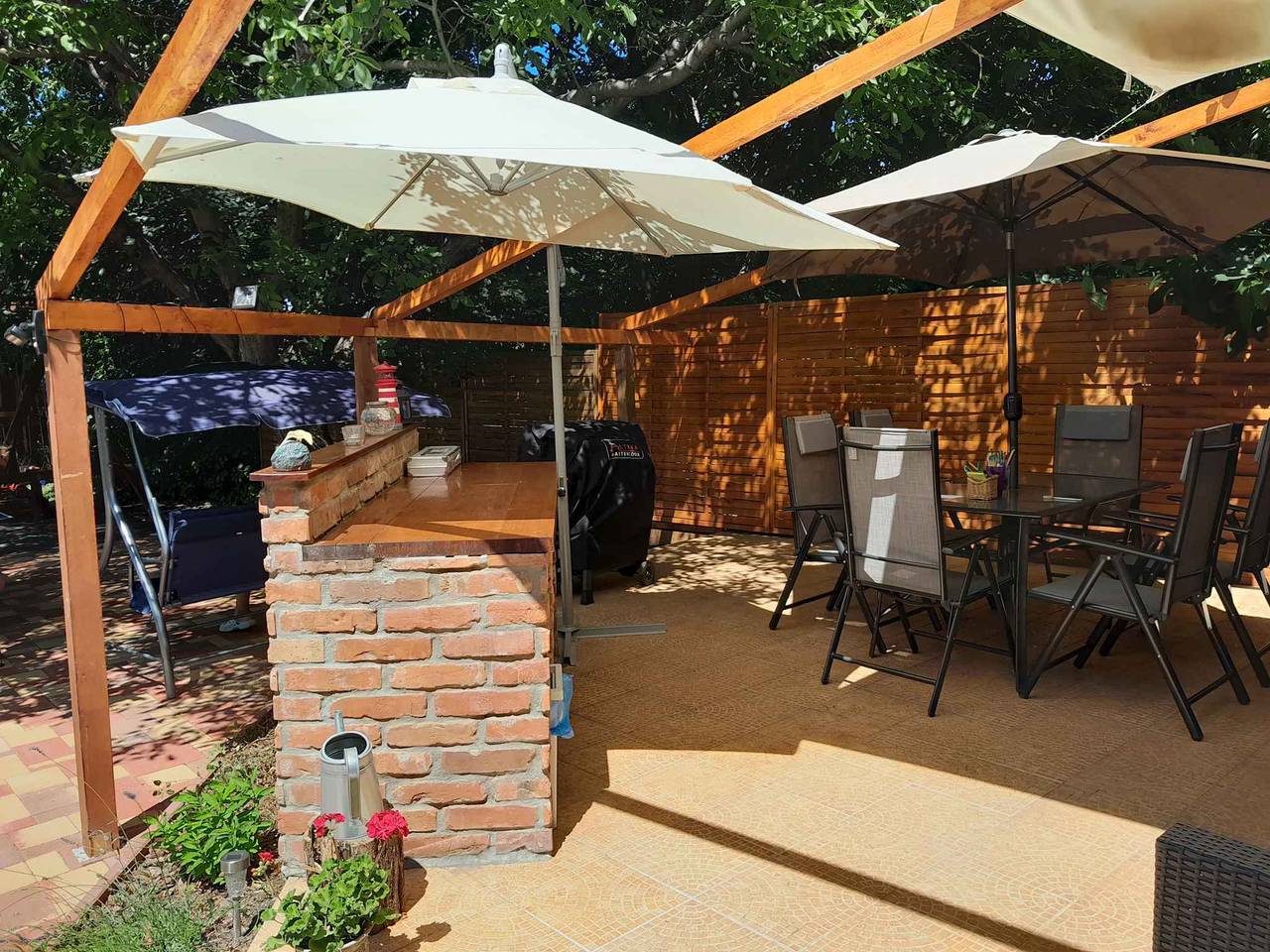 Ferienhaus 1000 m vom Wasser mit grosser Terrasse, Pavilon und Gartenmöbel  in Balatonboglar, Plattensee Südufer