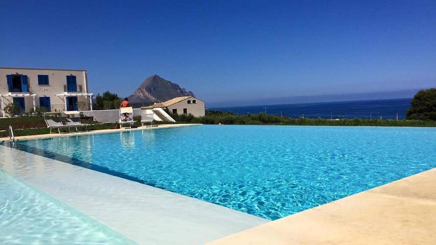B&b per 2 persone, con Giardino e Piscina nonché Panorama a Macari