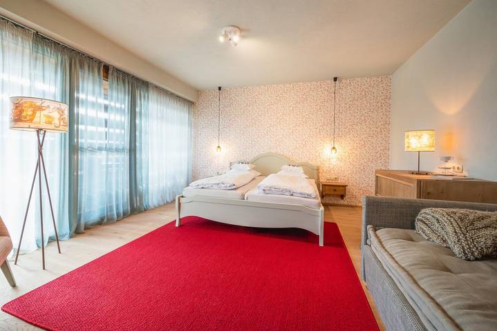 Dreibettzimmer "Rossgschirrkammer", Dusche, Wc in Saalfelden, Saalfelden am Steinernen Meer