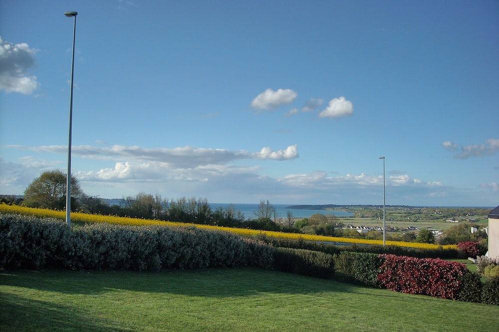 Appartement entier, Meublé avec vue exceptionelle sur mer in Yffiniac, Côte de Goëlo