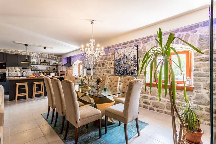 Villa pour 6 personnes, avec terrasse ainsi que jardin et jacuzzi à Solin - 4