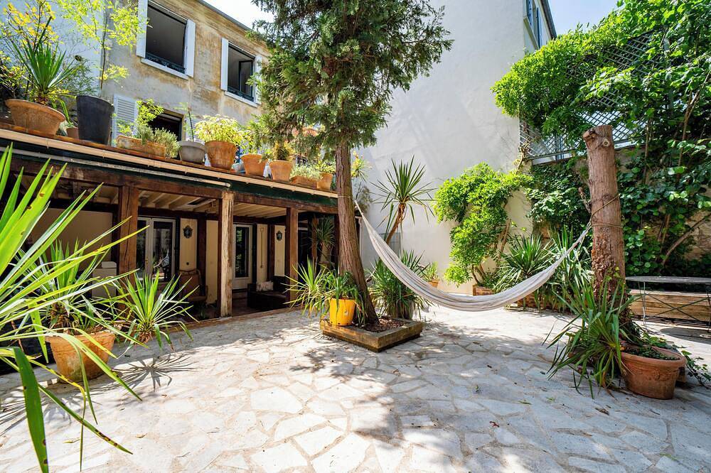 Maison d' Architecte Design 12pers Terrace and Courtyard Garden 25' from Paris Centre in Domaine national de Saint-Cloud, Garches