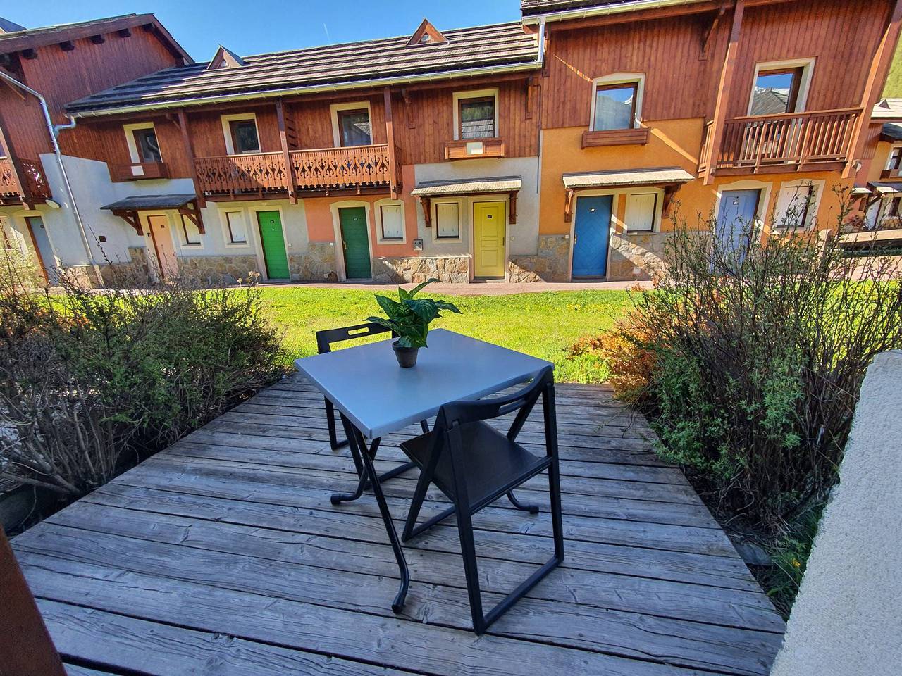Ganze Wohnung, Helles Reihenhaus · Skibus-Zugang · Gratis Wifi · 300 m zu Liften in La Salle-les-Alpes, Serre Chevalier