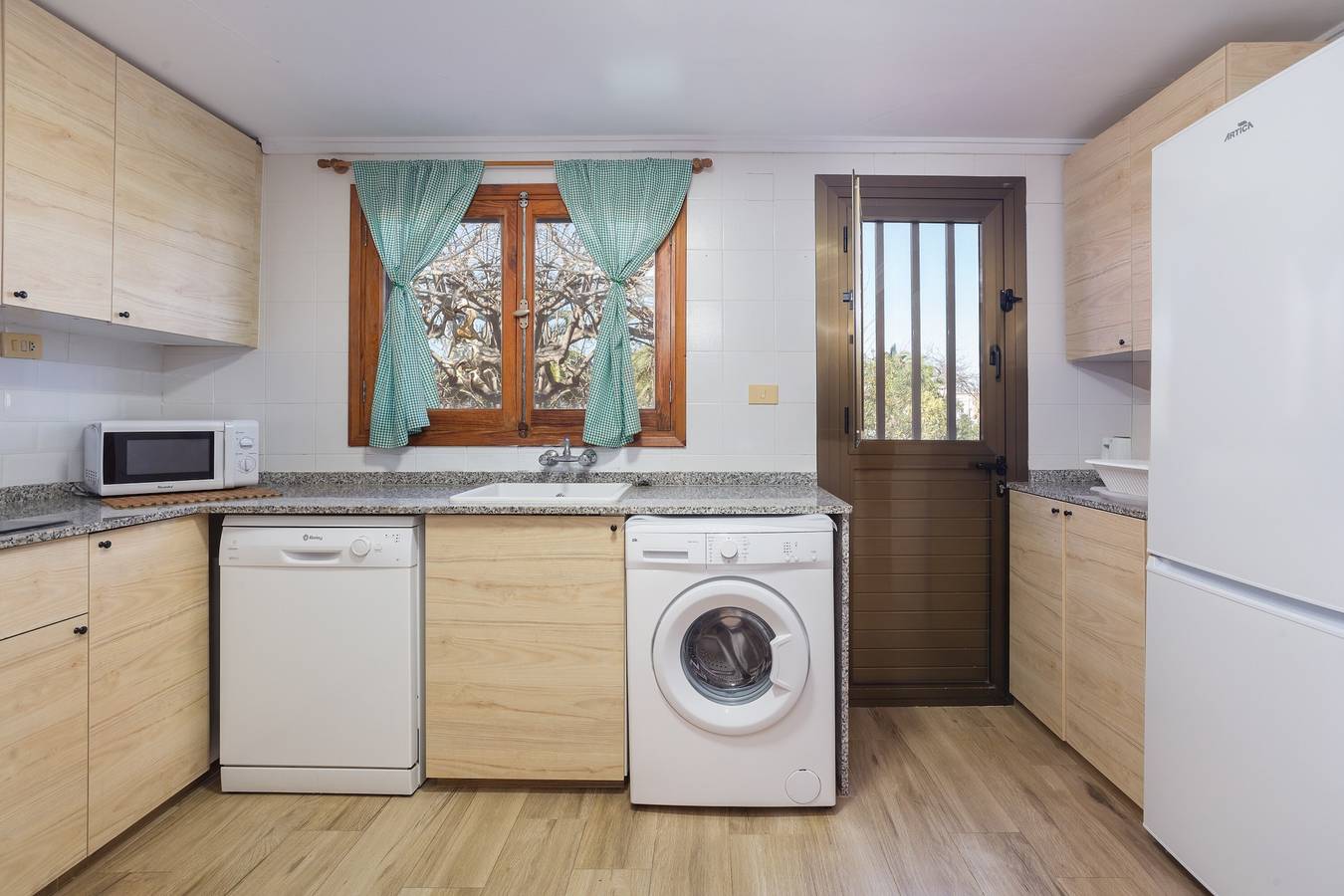 Bungalow 'Adosado Mareny Blau' com Piscina Partilhada, Wi-Fi e Ar Condicionado in Sueca, Costa de Valência